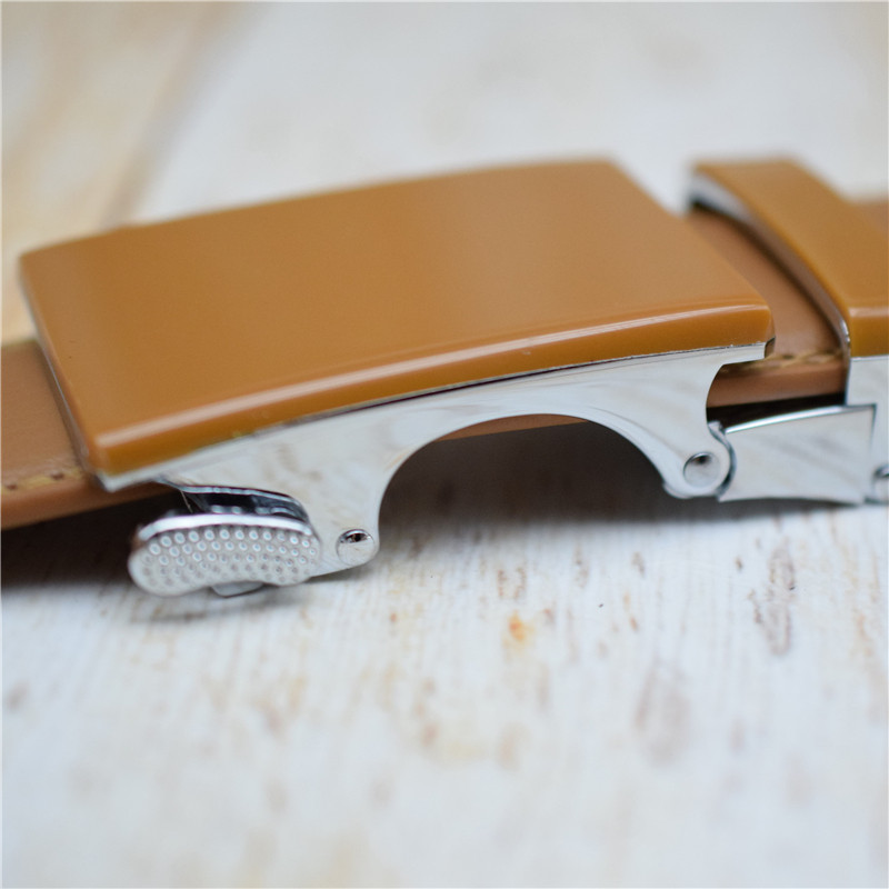 Remen od kravlje kože za muškarce Crni/plavi/bijeli/smeđi/crveni Dizajnerski remen s automatskom kopčom Moderan remen za hlače Remeni luksuzne marke