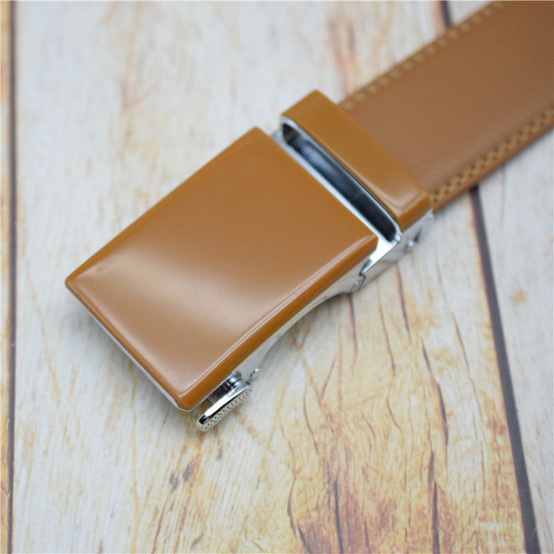 Remen od kravlje kože za muškarce Crni/plavi/bijeli/smeđi/crveni Dizajnerski remen s automatskom kopčom Moderan remen za hlače Remeni luksuzne marke