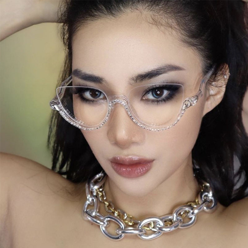 Kassisilmade prillide raamid naistele Läbipaistvad moodsad teemantprillid naistele Vintage poolraamilised optilised prillid