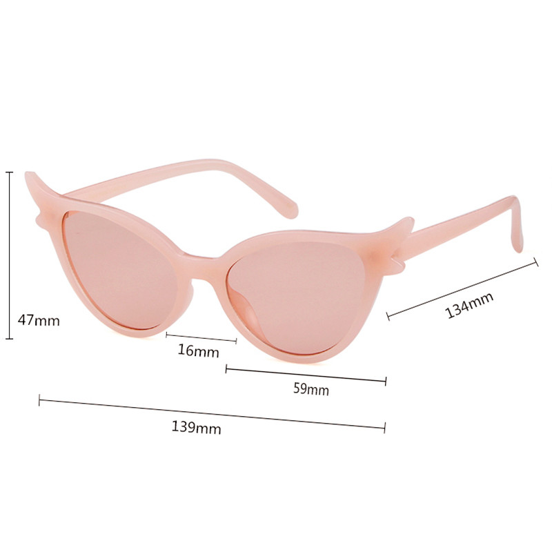 Brand WHO CUTIE 2018. Vintage 90-ih Unikatne mačkaste sunčane naočale Ženske seksi crvene okvire Retro crne Cateye sunčane naočale Poklon OM594