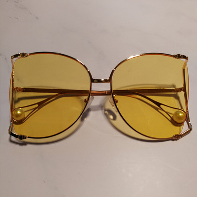 Moderne nove vintage velike metalne šuplje sunčane naočale Ženske brend dizajnerske modne luksuzne biserne sunčane naočale Ženske nijanse