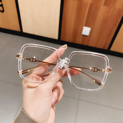 Kvadratne naočale za blokiranje plavog svjetla Ženske retro modne dizajnerice Veleprodajni ženski set od prozirnog stakla Masivni igrači Auto koji trči na otvorenom