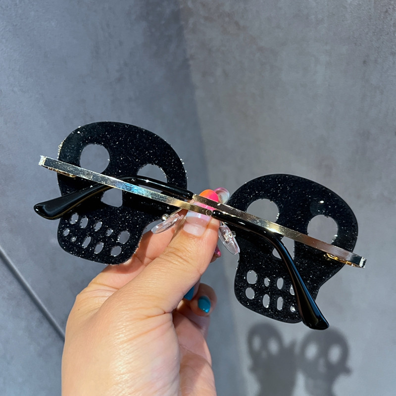 Luksuzne sunčane naočale za žene Trendy y2k dodaci Bling Rhinetone Skull Steampunk sunčane naočale za muškarce Bez okvira Oculos De Sol