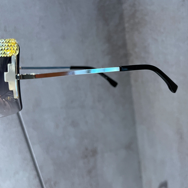 Vintage Oversize napszemüveg Női Luxus Punk Napszemüveg Férfi Szemüveg Divatos Retro Női Márka Design UV400 óculos