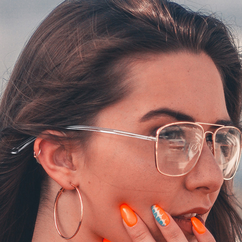 2 seta univerzalnih naočala, metalnih nogu, zamjenskih ruku, kompleta za popravak naočala