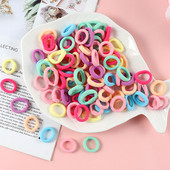 100 τμχ Παιδικό μικρό δαχτυλίδι μαλλιών για κορίτσια Χαριτωμένα γλυκά αξεσουάρ μαλλιών Πολύχρωμα λάστιχα υψηλής ελαστικότητας δώρο κορδέλα