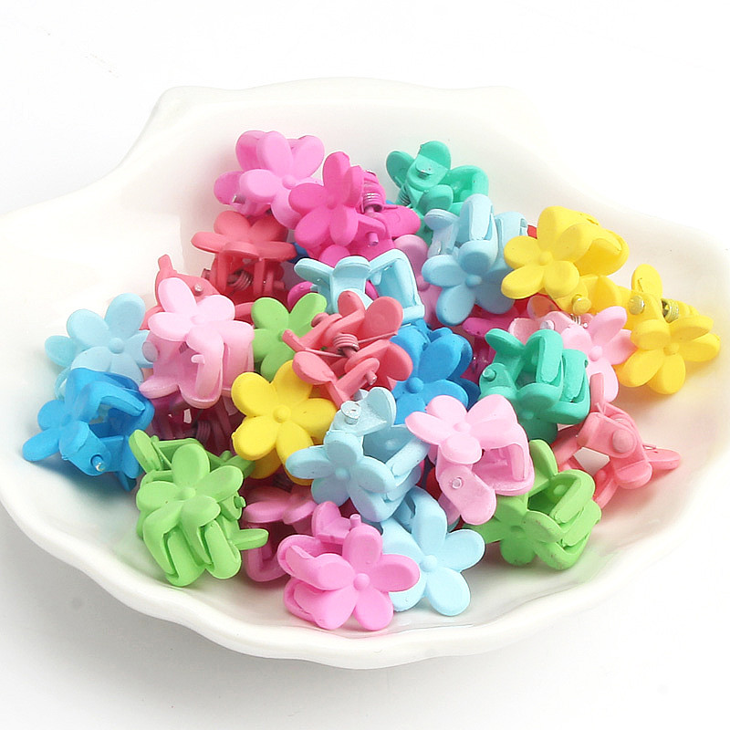 Divat Lányok Hajcsat Aranyos cukorka színek műanyag kis hajtűk Mini Doudou virágok Hajkarmos klipek Fejfedők Hajkiegészítők
