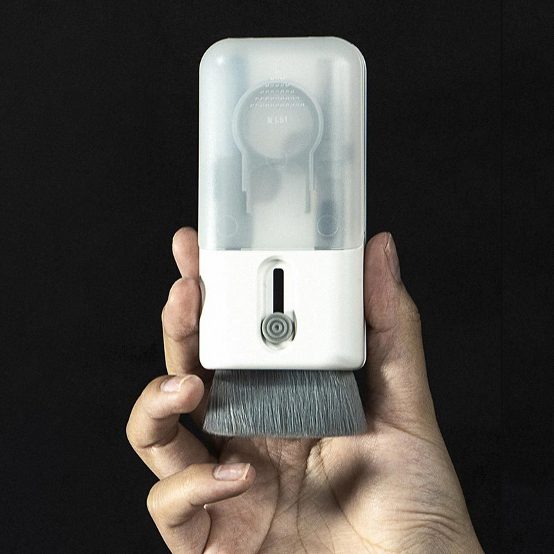 „6 viename“ kompiuterio klaviatūros valymo rinkinys „Bluetooth“ ausinių valymo rašiklis, raktų ištraukimo šepetėlis, skirtas ausinių dėklo valymui, skirtas klaviatūrai „AirPod“