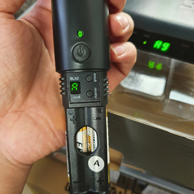 BLX mikrofono baterijos galinės dalies dangtelis, skirtas BLX belaidžio mikrofono sistemos priedams