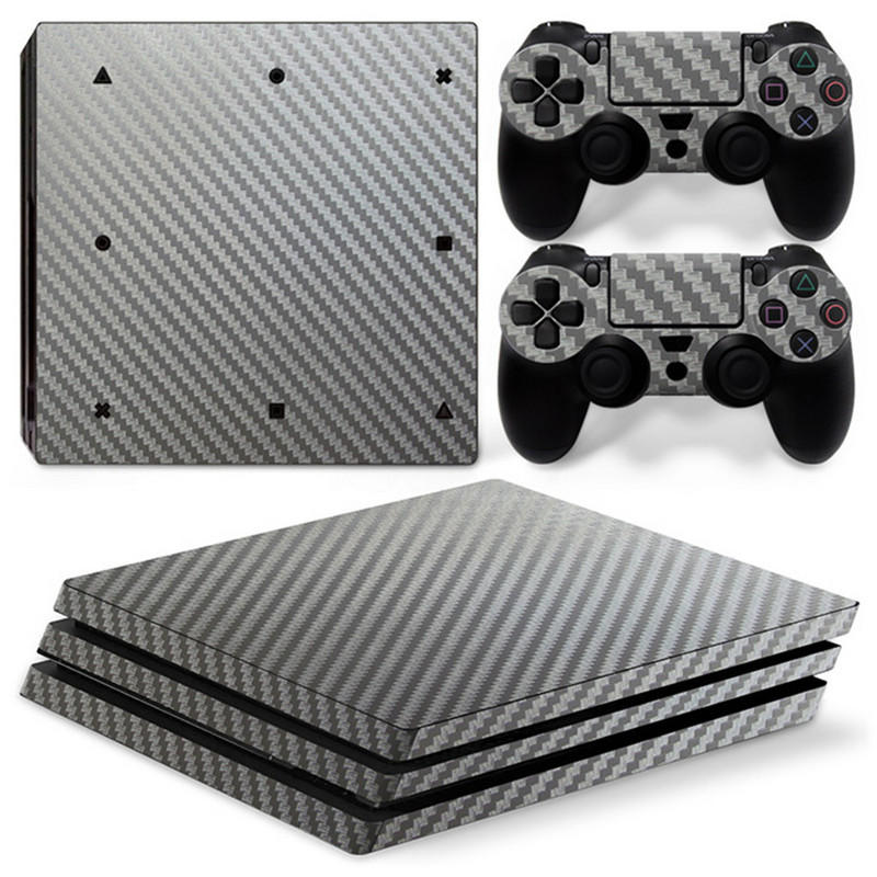 PS4 PRO-hoz - Szénszálas, fekete fehér-piros arany - Playstation 4 vinyl konzol bőrön matrica matrica + 2 kontroller bőr készlet