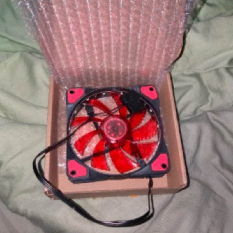 120 mm zila/zaļa efektīva siltuma izkliede Zems trokšņa līmenis Vēss un kluss 15 zils/zaļš/sarkans LED galddatora datora korpusa dzesēšanas ventilators