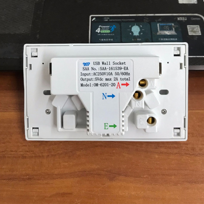 Biela USB zásuvka, štandardná nabíjačka, AU zástrčka, vypínač, AC zástrčka, dvojportová nabíjačka s 2 vypínačmi, 10A zásuvka, panel