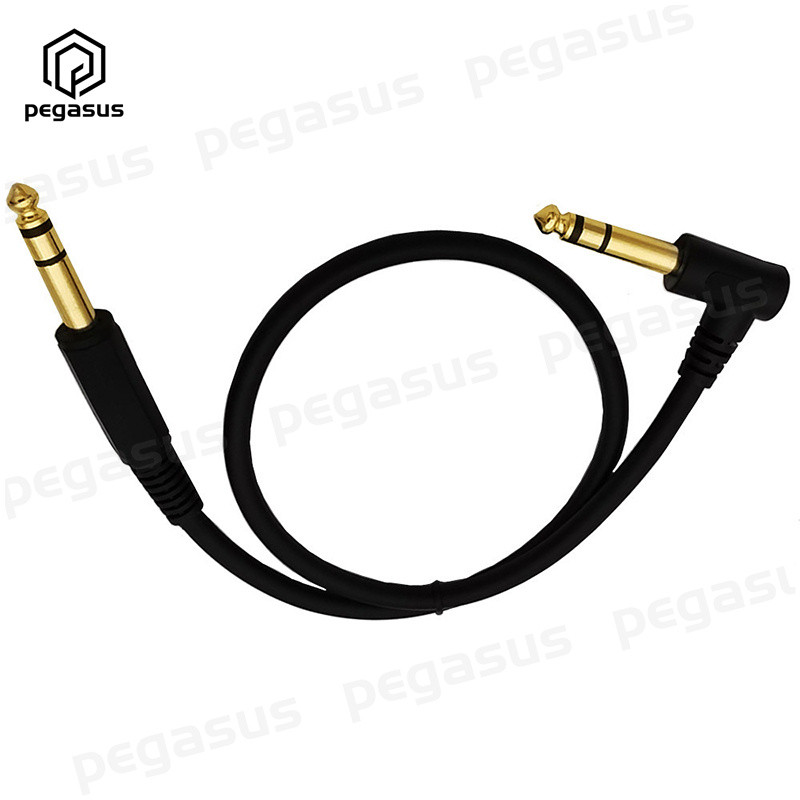 Aranyozott 6,35 mm-es, 90 fokos könyökös, kétcsatornás 1/4-es TRS hangszerkábel