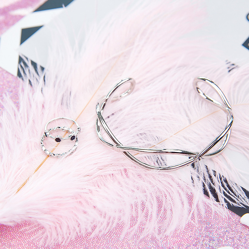 Aukštos kokybės baltos natūralios stručio plunksnos fotografijos aksesuarai „pasidaryk pats“ papuošimai apyrankėms žiedams papuošalams lūpų dažams makiažui