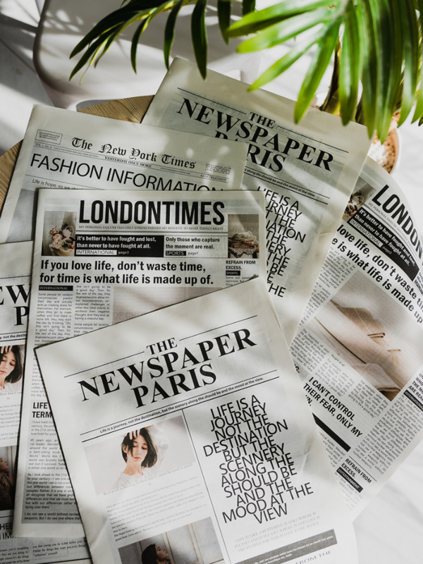 2PCS set 58x42CM engleski novinski fotografski rekviziti Modna odjeća Kućni dekor Rekviziti za pozadinske fotografije hrane