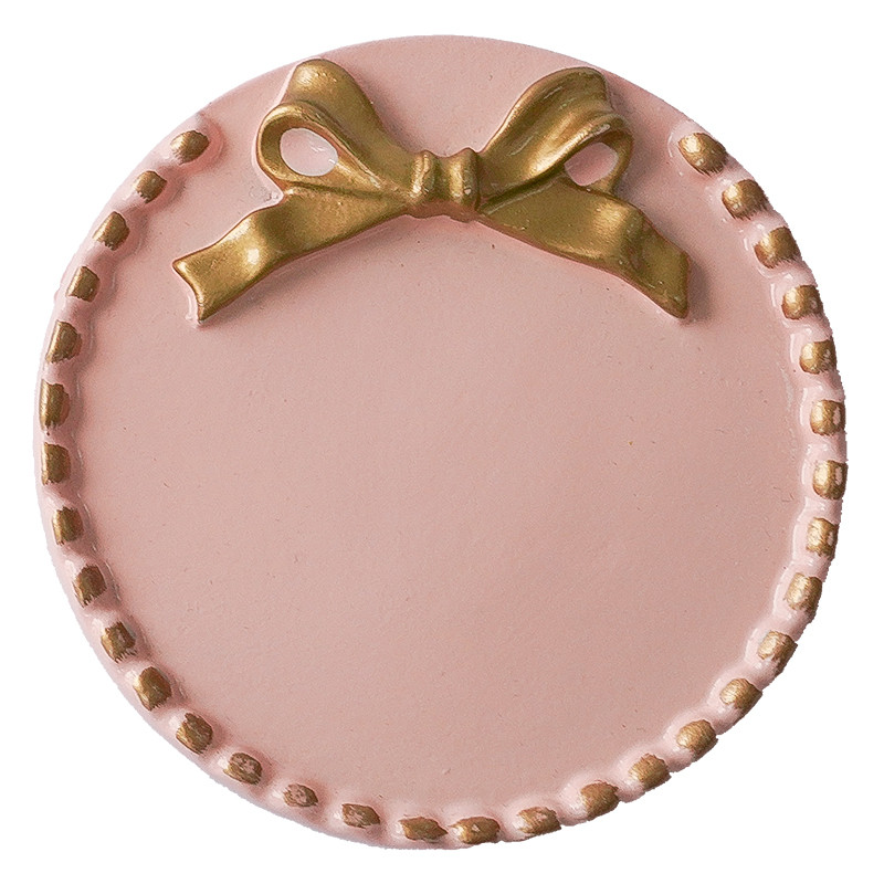 Starinski tanjur s mašnicom INS fotografija Snimanje mrtve prirode Foto studio Rekviziti za nakit Ogrlica Naušnice Fotografija