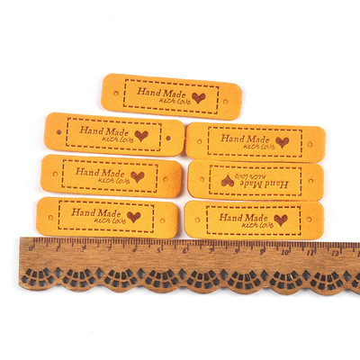 20 db Többszínű "Kézzel készített szeretettel" dombornyomott PU bőr címkék varráshoz tartozékok barkácsolás ruhatáskák anyagcímkék C3299