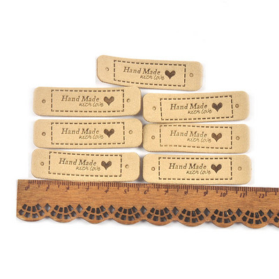 20 db Többszínű "Kézzel készített szeretettel" dombornyomott PU bőr címkék varráshoz tartozékok barkácsolás ruhatáskák anyagcímkék C3299