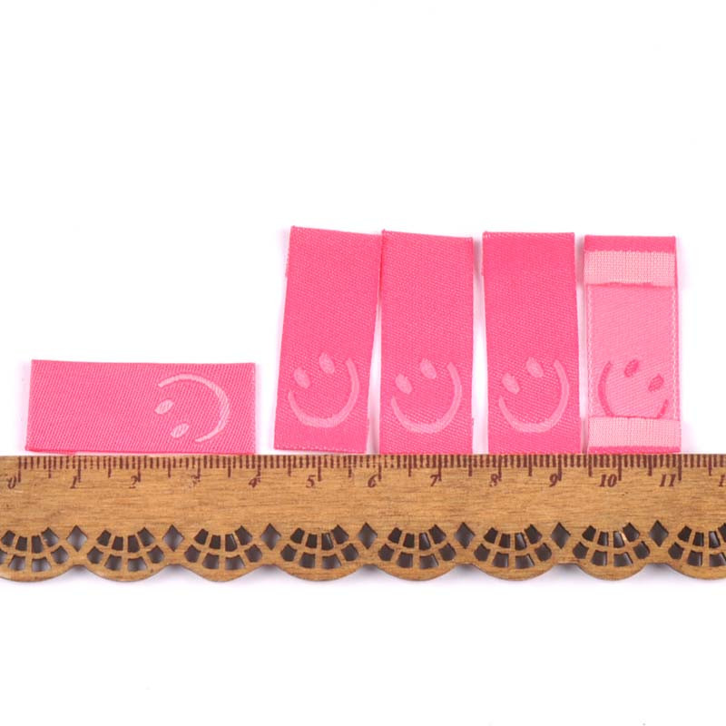 50 ks 8 farieb Letter Vyšívacie štítky Šitie Oblečenie DIY Vlajka Štítok Starostlivosť Tašky Oblečenie Štítky Odevné Remeslá Ručne Vyrobené Doplnky