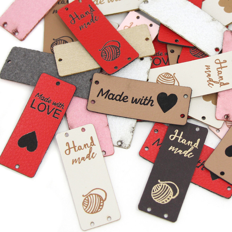 20/50 db PU bőr címkék kézzel készített szerelmes címkékkel varrás kézműves kézi címkék ruhákhoz táskákhoz cipők kötés címkék címkék 5x2 cm