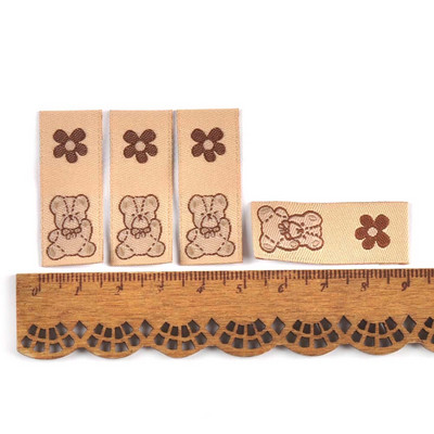 50 db Kawai medve hímzés barna címkék kötött sapkákhoz táska cipők varrás ruházati kiegészítők barkács címkék kézműves kézzel készített kellék