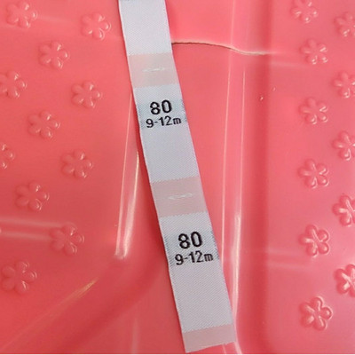 50 KOM Bijela damast poliesterska tkanina s oznakom veličine oznake za bebe 56 62 68 74 80 86 92 98 1-2m/6-9m/9-12m/12-18m/24-36m