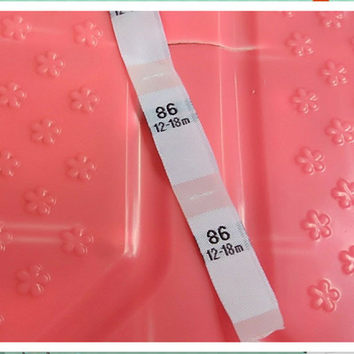 50 KOM Bijela damast poliesterska tkanina s oznakom veličine oznake za bebe 56 62 68 74 80 86 92 98 1-2m/6-9m/9-12m/12-18m/24-36m