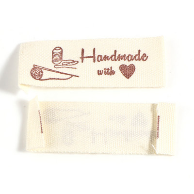 100 PCs Cartoon Hand Made With Love Ραπτομηχανή Μοτίβο ετικέτας Ετικέτες Ορθογώνιο πολυεστερικό υφασμάτινο Ετικέτες Κέντημα Ετικέτα ενδυμάτων