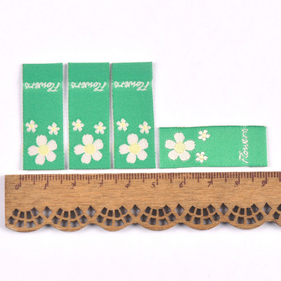 50 db Többszínű virághímzés vászoncímkék Kézzel készített barkács Kalapok Táskák Kézműves ruházati kellékek Varrás kiegészítők Címkék c3504