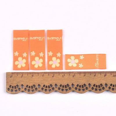 50 db Többszínű virághímzés vászoncímkék Kézzel készített barkács Kalapok Táskák Kézműves ruházati kellékek Varrás kiegészítők Címkék c3504