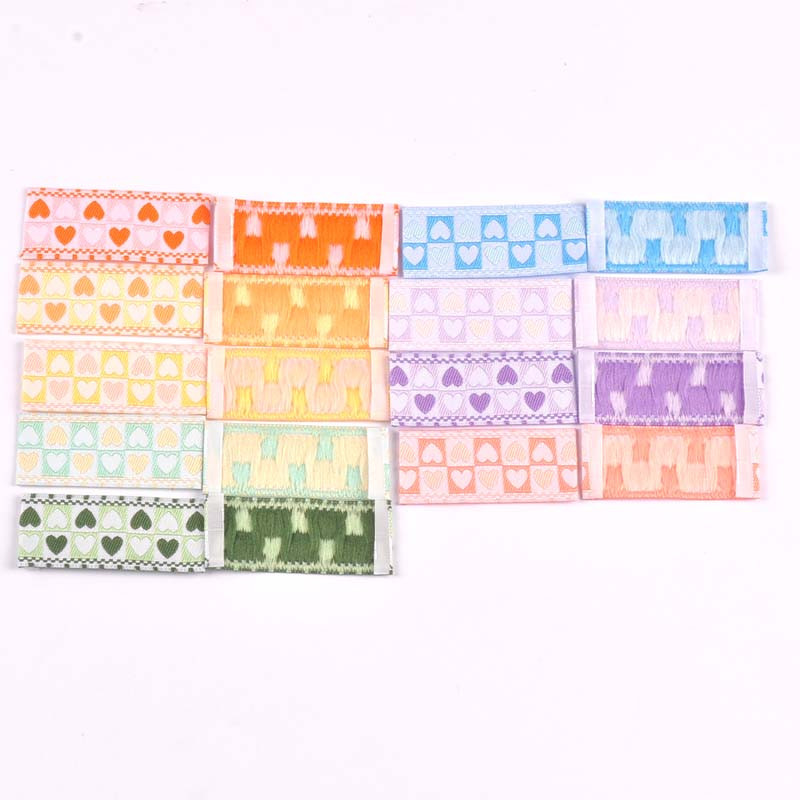 50 komada višebojnih naljepnica s uzorkom srca za šivaći pribor DIY odjevni šeširi Ručno izrađena odjeća Oznake za njegu koja se može prati