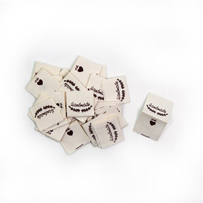 100 komada ručno rađenih ovca, životinja, pamučnih oznaka, šivaćih strojeva, tkanina, naljepnica za odjeću, pređe, ručno izrađenih oznaka naljepnica za šivaće zanate