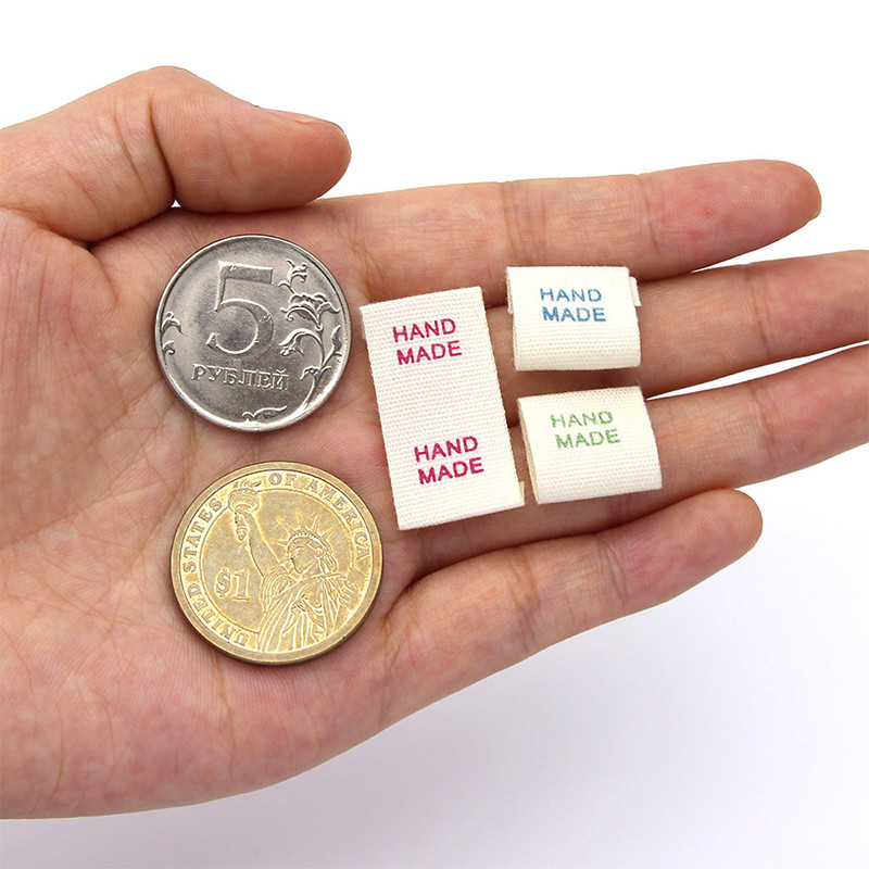 50 vnt. Rankų darbo etiketės Medvilninio audinio etiketės Rankų darbo drabužių etiketės Austos etiketės „pasidaryk pats“ Kepurės Krepšiai Siūti drabužių priedai 15*30 mm