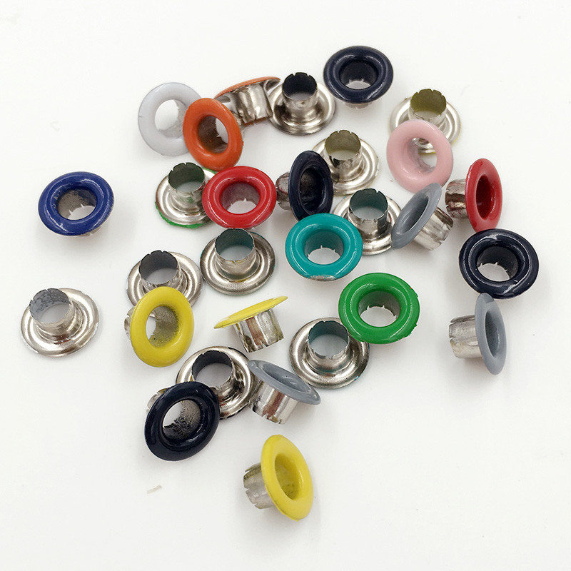 200 rinkinių Akutės Medžiagos spalvos purškiklis Akutės Kniedės Spalvotos sagų skylutės Daugiaspalvė sagtis Batų raišteliai akys