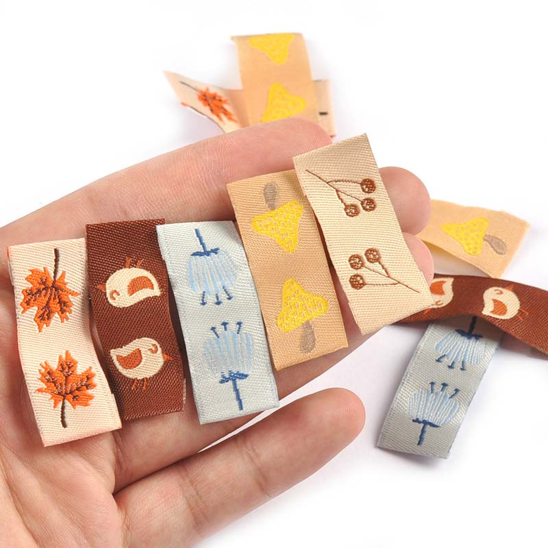 50 buc. Etichete brodate de artar maro/ciuperci Accesorii de cusut Genți de îngrijire lavabile Etichete de îmbrăcăminte Artizanat manual C3159