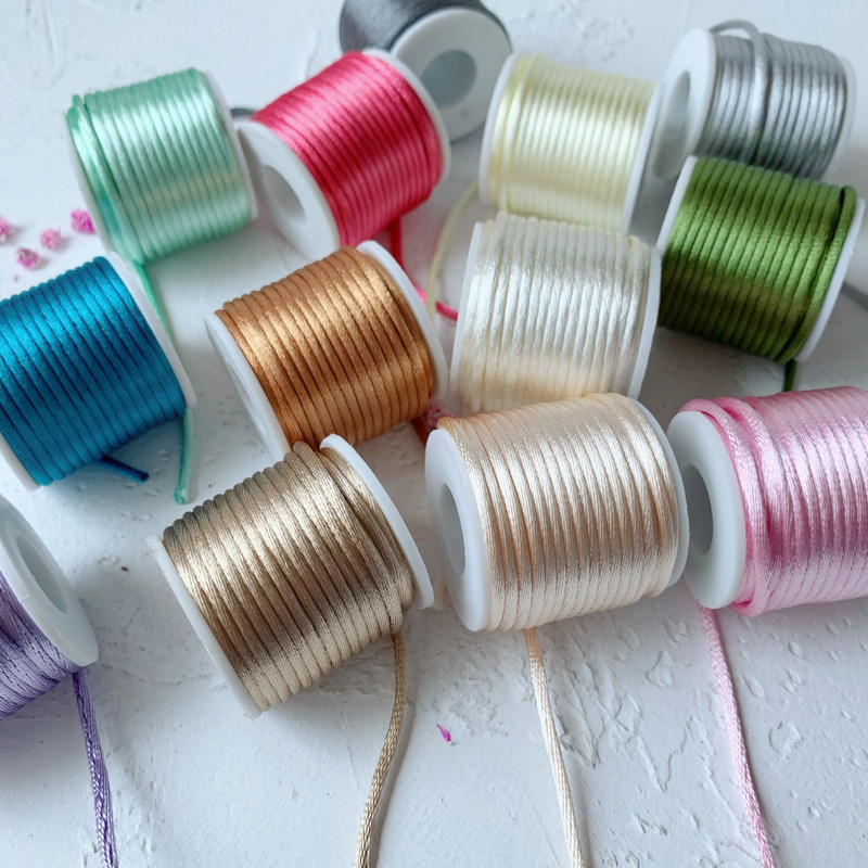 42 boje 2 mm X 10 m/rola Čvrsto pleteno makrame svileno satensko najlonsko uže za užad DIY Izrada nalaza Konac za perle Žica 2 mm