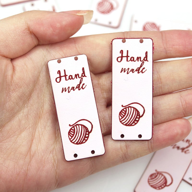 20 ks ručne vyrobených štítkov, visačiek z klbka priadze na oblečenie, ručne vyrobených štítkov z PU kože, visačiek na klobúky, tašky, darčeky, šijacích doplnkov