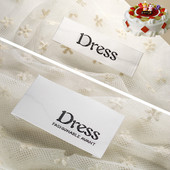 Vysokokvalitné čiernobiele šaty s logom, drevený kyvadlový materiál, oblečenie, odev, tkané štítky, koncový priečinok