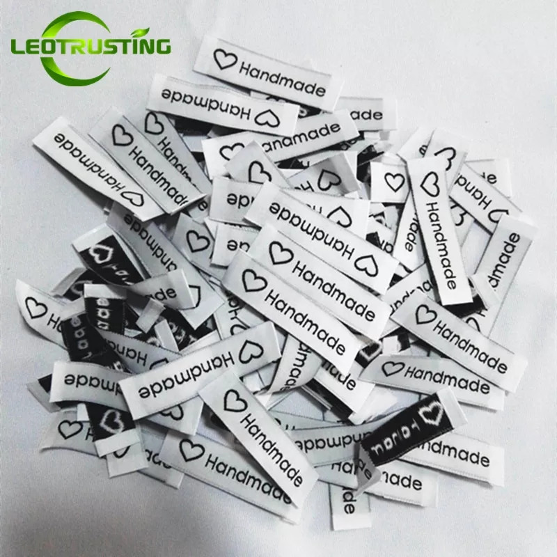 100 komada 15x60 mm Cutt Stock etikete za odjeću, crne tkane etikete, ručno izrađene s presavijenim metalik zlatno izvezenim etiketama na kraju ljubavi