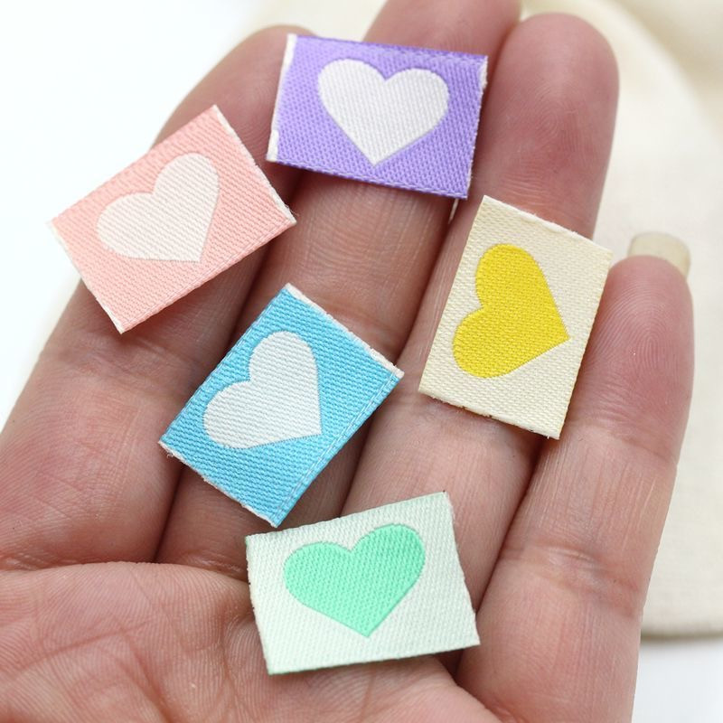 50 komada ručno rađenih naljepnica za odjeću s utkanim oznakama u obliku srca za ukrašavanje odjeće Dodaci za šivanje 22112101