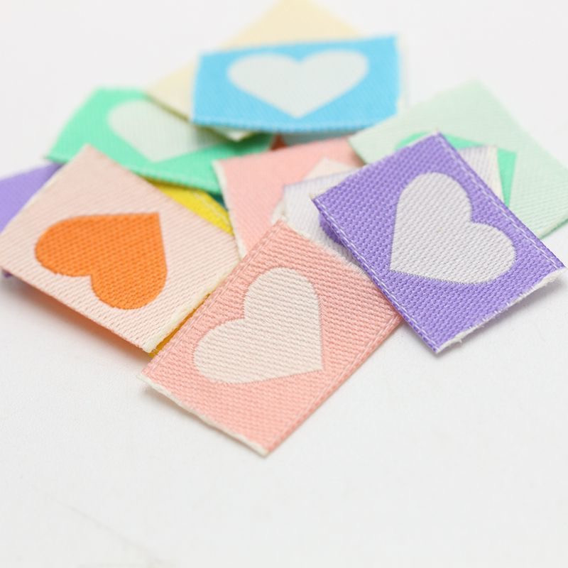 50 komada ručno rađenih naljepnica za odjeću s utkanim oznakama u obliku srca za ukrašavanje odjeće Dodaci za šivanje 22112101
