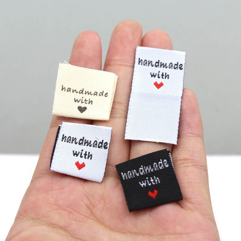 Fekete fehér bézs ruha címkék kézzel készített szerelmes címkék kalapokhoz 50 db kézzel készített címke varrni kézműves kötés kiegészítők 2x4cm