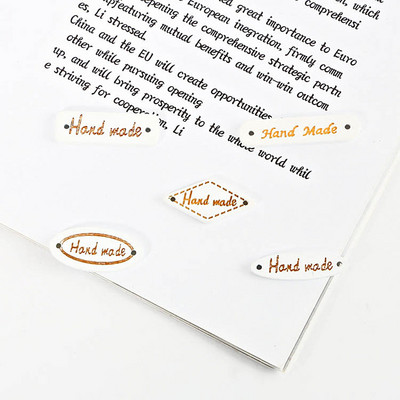 50 komada 2 rupe Geometrijski drveni gumbi sa znakovima prikladni za šivanje i albume DIY šeširi Torbe za odjeću Dodaci za šivanje