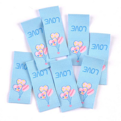 50 db Kastély/Léggömb/Szerelem hímzés Mosható ápolási címke varráshoz Kiegészítők Ruhatáskák Kézzel készített kellékek Ruhacímke C3501