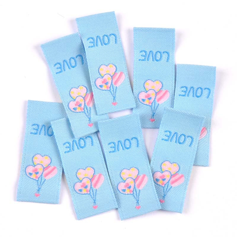 50 db Kastély/Léggömb/Szerelem hímzés Mosható ápolási címke varráshoz Kiegészítők Ruhatáskák Kézzel készített kellékek Ruhacímke C3501