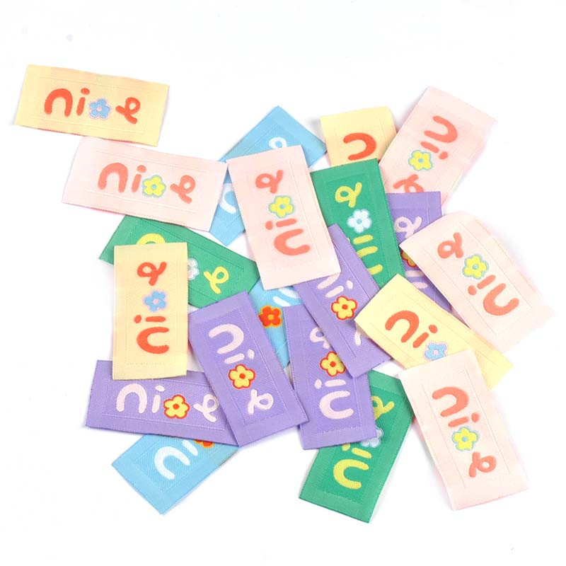 50 buc. Etichete de broderie cu litere „frumoase” multicolore pentru materiale tricotate, bricolaj, genți de îmbrăcăminte pentru copii, pălării, accesorii de cusut, etichete C3610