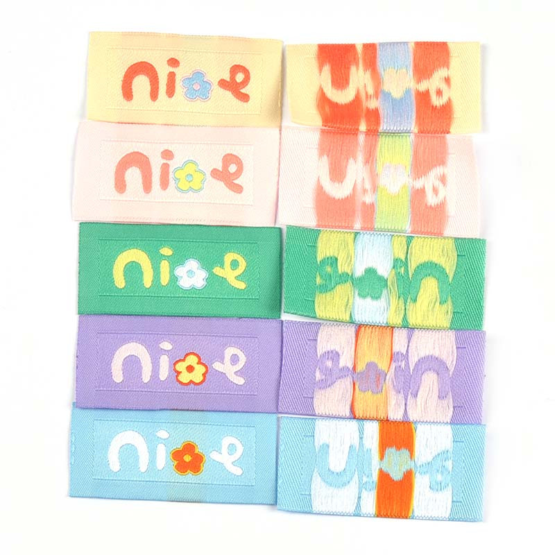 50 buc. Etichete de broderie cu litere „frumoase” multicolore pentru materiale tricotate, bricolaj, genți de îmbrăcăminte pentru copii, pălării, accesorii de cusut, etichete C3610