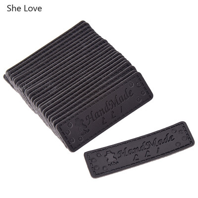 Chzimade 24 db/tétel Téglalap alakú PU bőr címkék Kézzel készített ruhacímkék farmerhez Táskák Cipők Címkék Barkács varrásanyagok