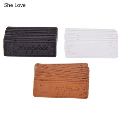 Chzimade 24 db/tétel Téglalap alakú PU bőr címkék Kézzel készített ruhacímkék farmerhez Táskák Cipők Címkék Barkács varrásanyagok