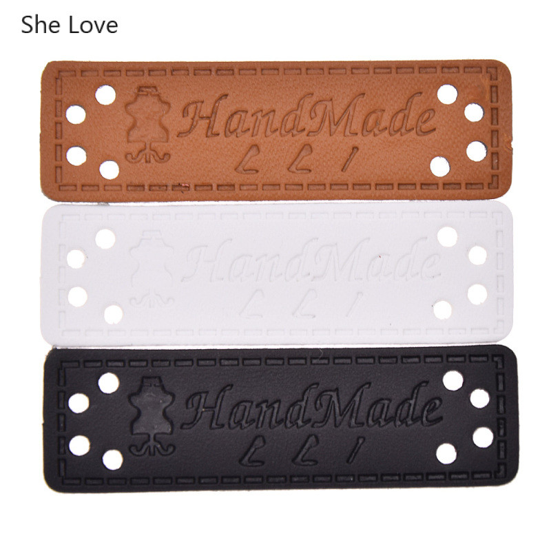 Chzimade 24 db/tétel Téglalap alakú PU bőr címkék Kézzel készített ruhacímkék farmerhez Táskák Cipők Címkék Barkács varrásanyagok